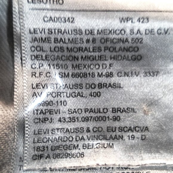 Authentic Levi's - Picture 7 of 9